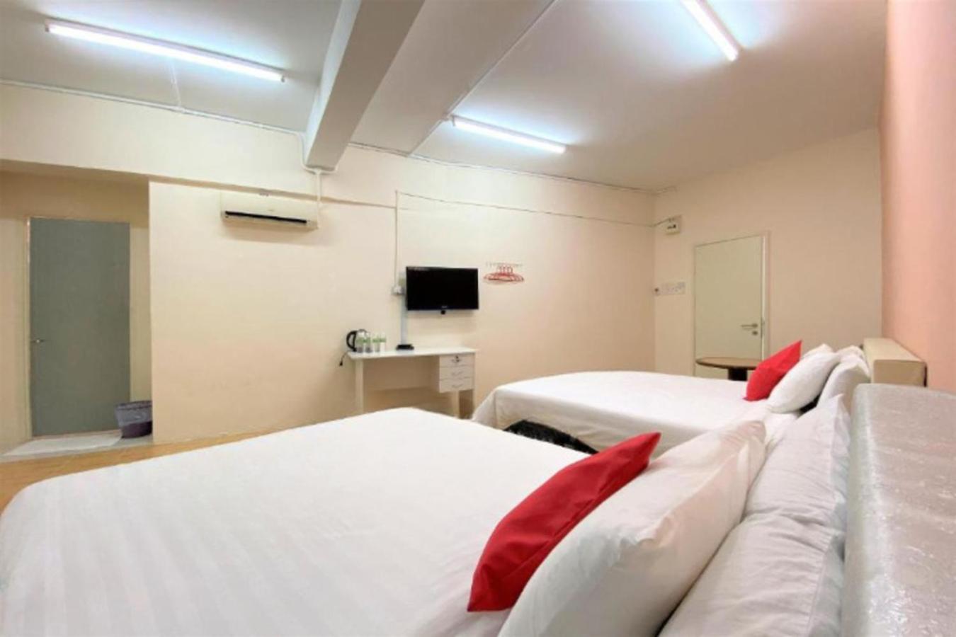 B Hotel Penang Джорджтаун Екстер'єр фото